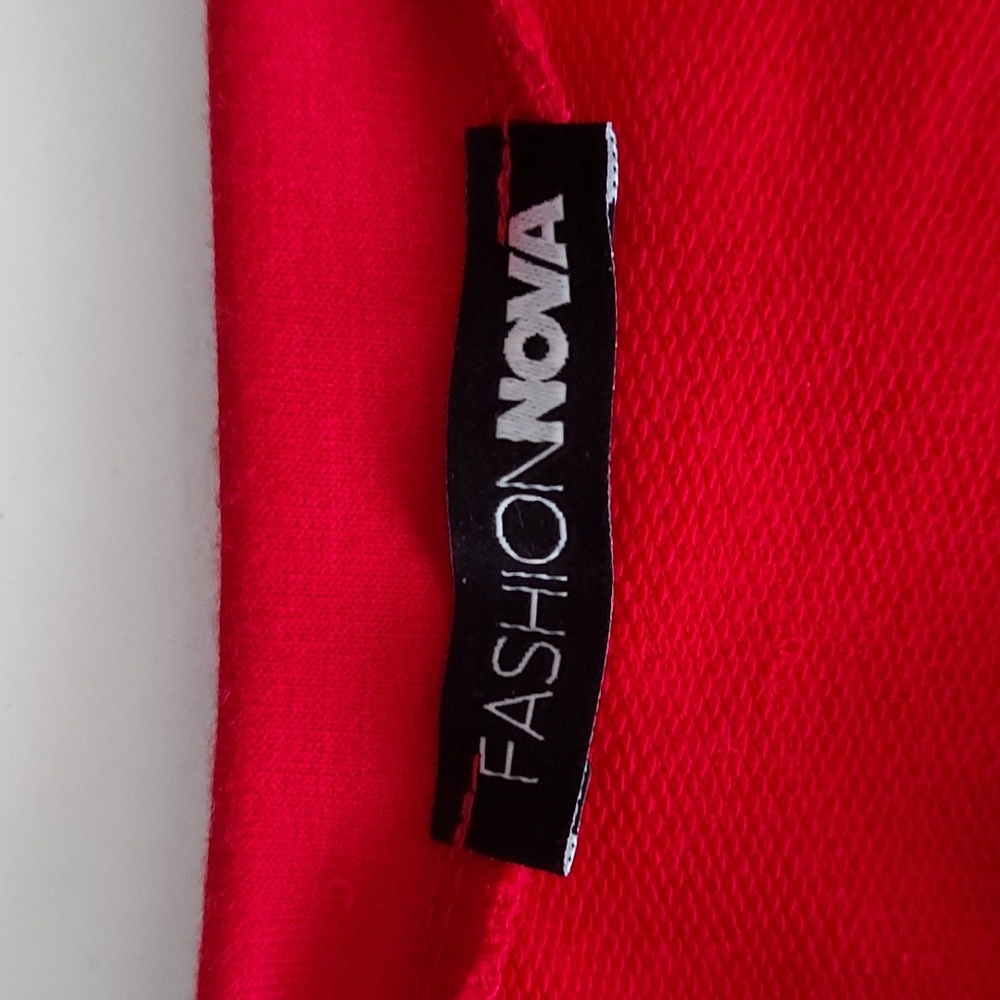 Fashion Nova Women's Crop Top - Picture 5 of 5